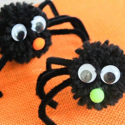 Pom Pom Spiders for Halloween
