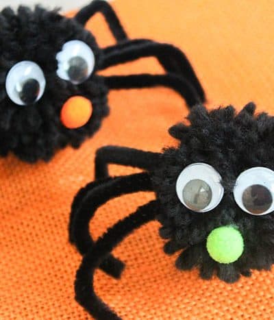Pom Pom Spiders for Halloween