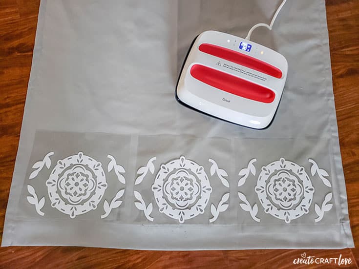Arrange design on DIY Bedroom Curtains