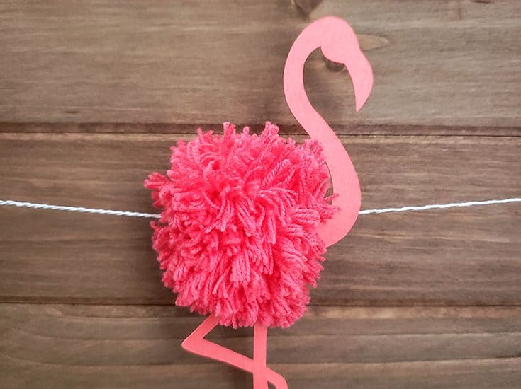 Flamingo Pom Pom Garland #cricut #summer #flamingo #pompom #garland