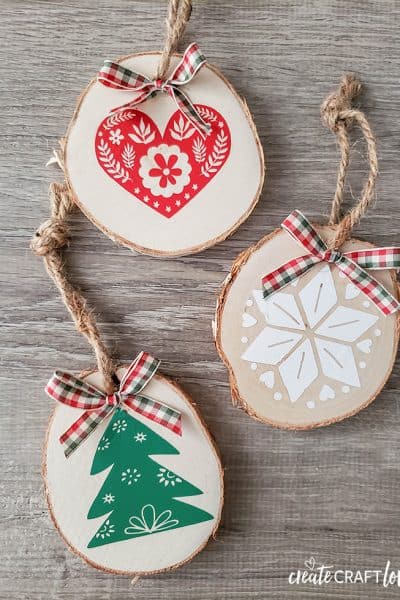 Wooden Nordic Christmas Ornaments #christmas #christmascrafts #cricut