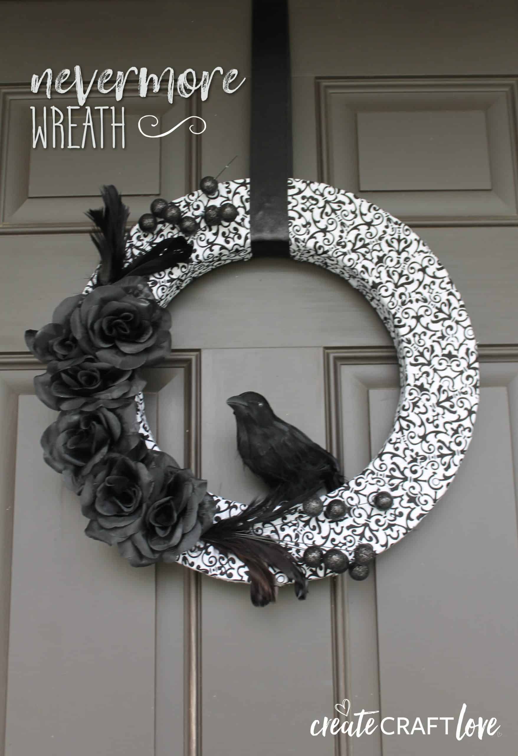 Halloween Wreath via createcraftlove.com #halloween #wreath
